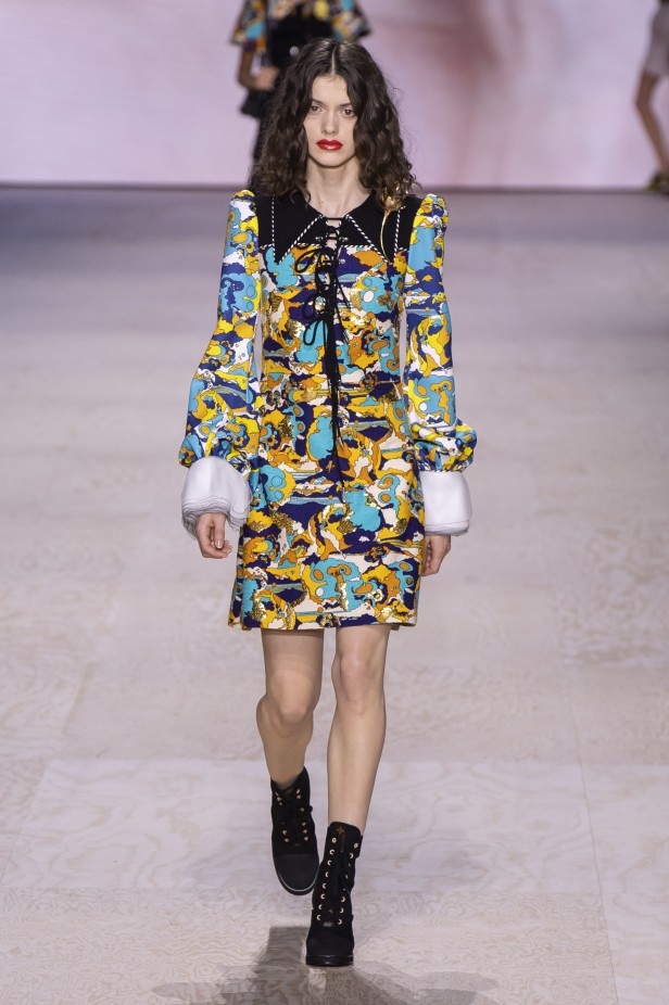 إطلالات فائقة الأناقة خلال عرض Louis Vuitton لربيع وصيف 2020