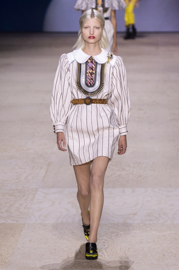إطلالات فائقة الأناقة خلال عرض Louis Vuitton لربيع وصيف 2020