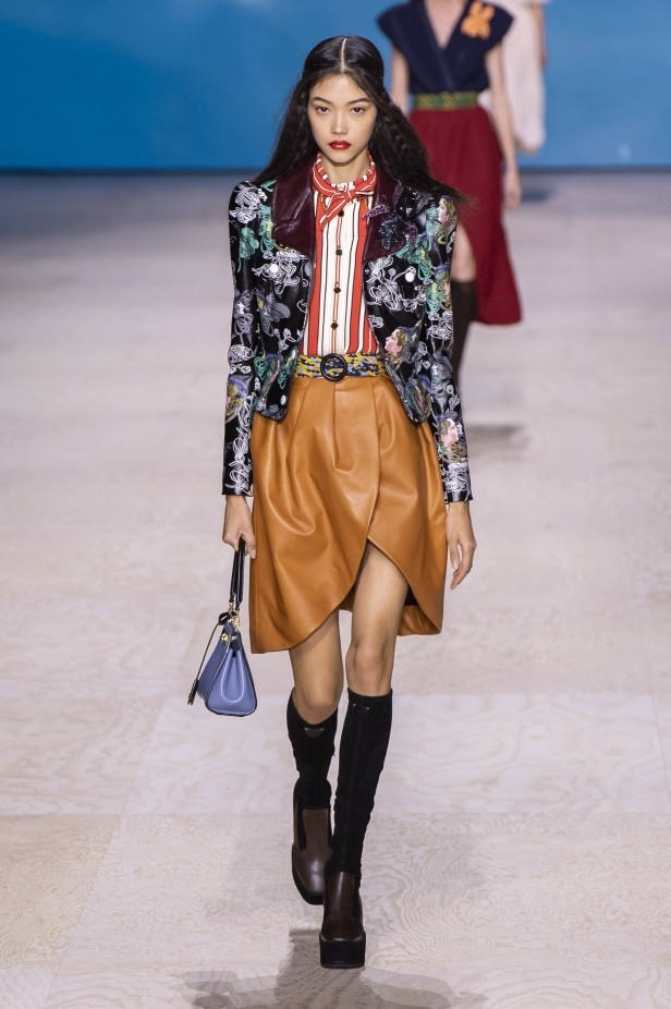 إطلالات فائقة الأناقة خلال عرض Louis Vuitton لربيع وصيف 2020