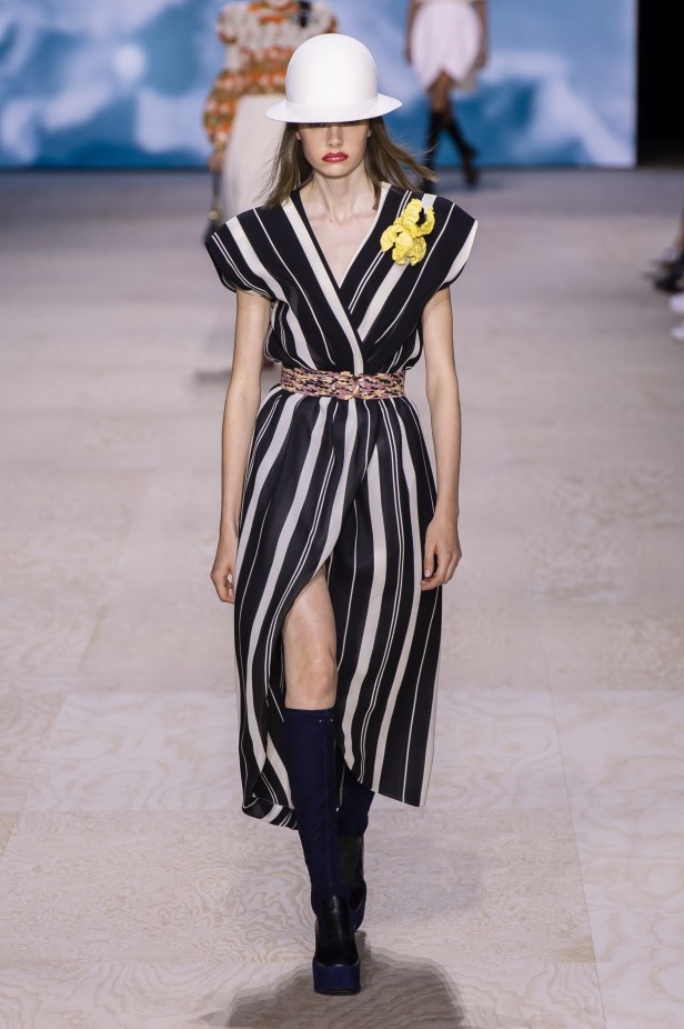 إطلالات فائقة الأناقة خلال عرض Louis Vuitton لربيع وصيف 2020