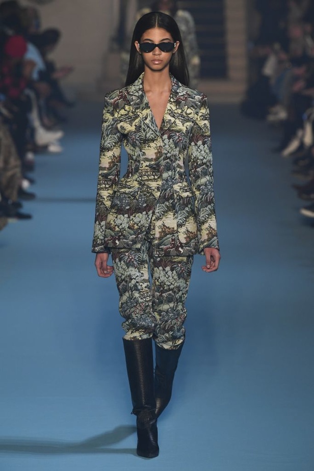 عرض أزياء Off White لخريف وشتاء ٢٠١٨ !