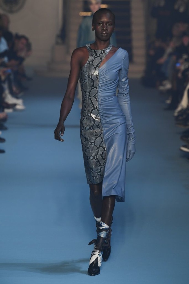 عرض أزياء Off White لخريف وشتاء ٢٠١٨ !