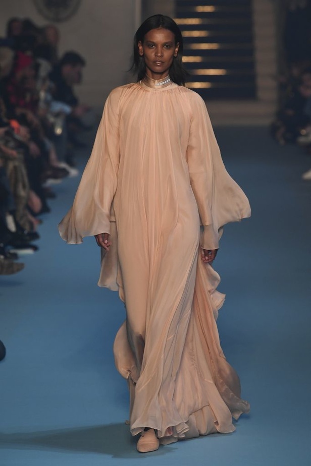 عرض أزياء Off White لخريف وشتاء ٢٠١٨ !