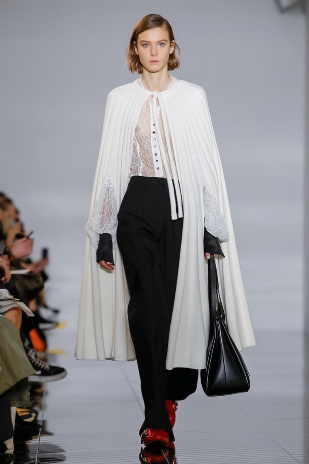 عرض أزياء ‏Loewe‏ لموسم خريف وشتاء 2019‏