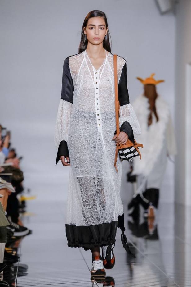 عرض أزياء ‏Loewe‏ لموسم خريف وشتاء 2019‏