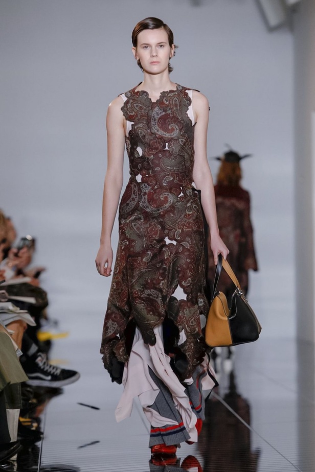 عرض أزياء ‏Loewe‏ لموسم خريف وشتاء 2019‏