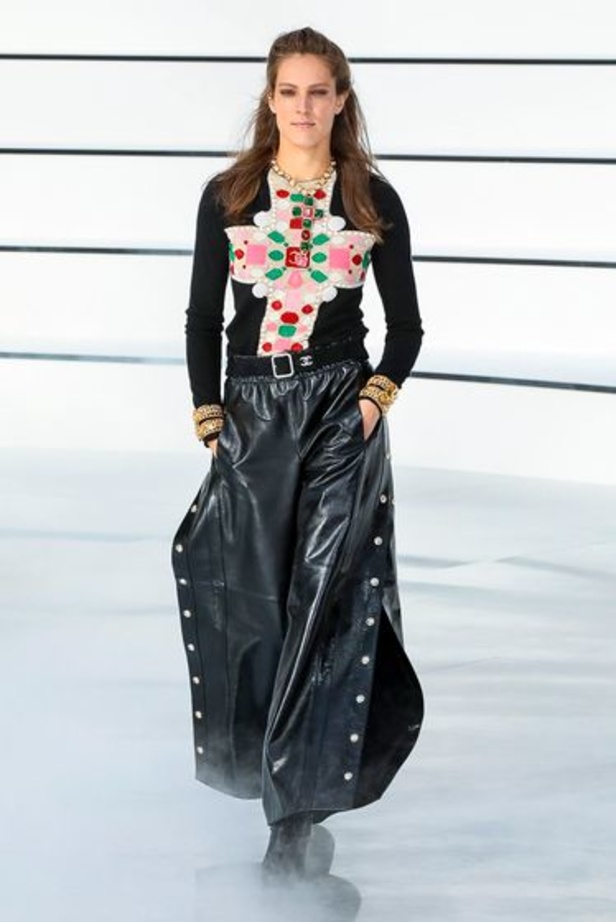 مجموعة Chanel لخريف وشتاء 2020 – 2021 