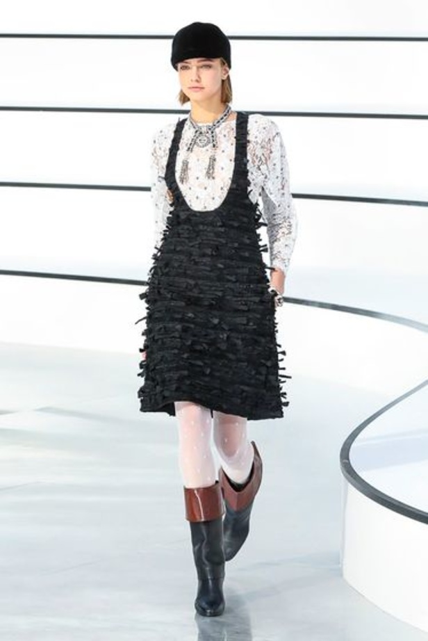 مجموعة Chanel لخريف وشتاء 2020 – 2021 