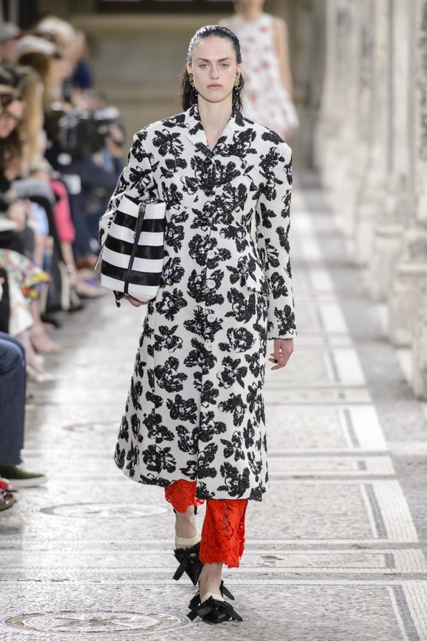 مجموعة Proenza Schouler من الألبسة الجاهزة لربيع وصيف 2018