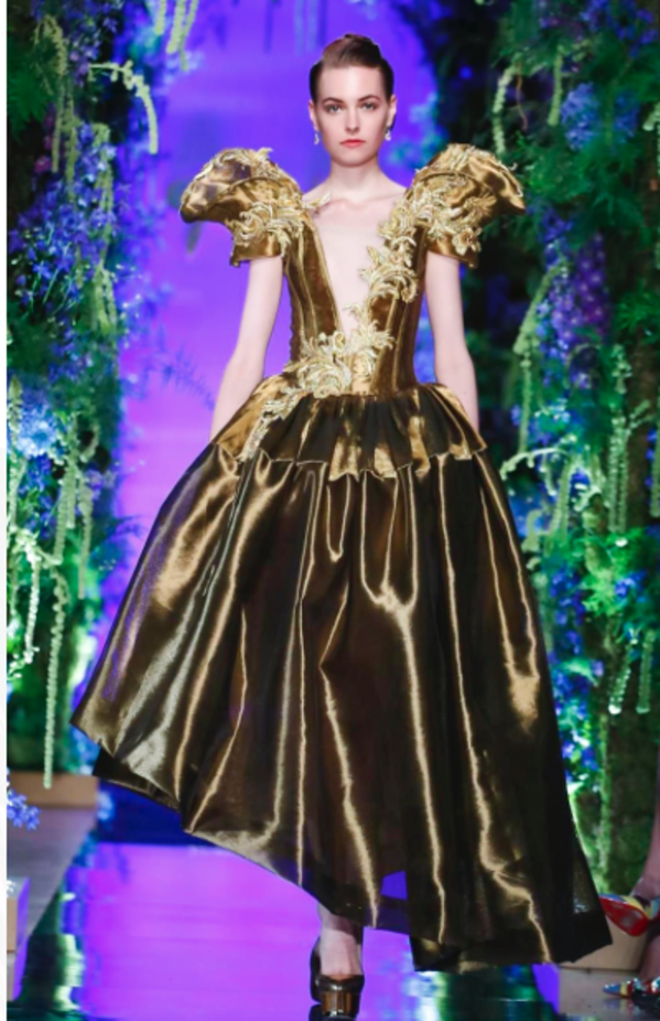 مجموعة Guo Pei للأزياء الفاخرة لخريف وشتاء ٢٠١٧/ ٢٠١٨ !
