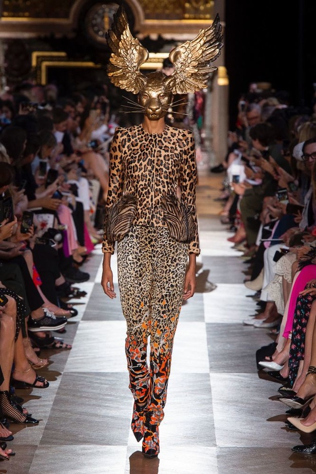 عرض أزياء Schiaparelli لخريف 2018