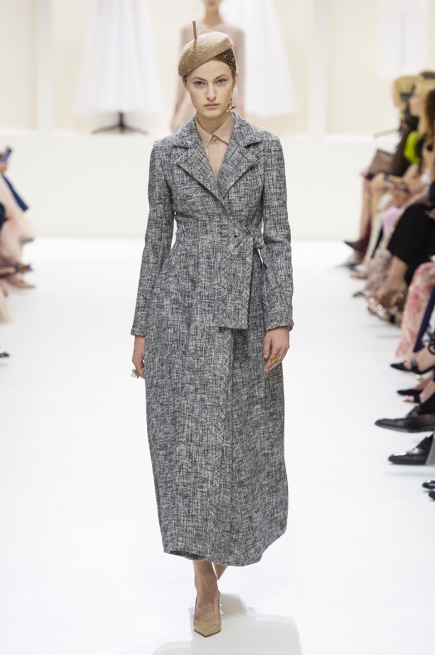 الأنوثة والأناقة.. عنوانا مجموعة دار Dior للهوت كوتور لخريف وشتاء 2018 - 2019 