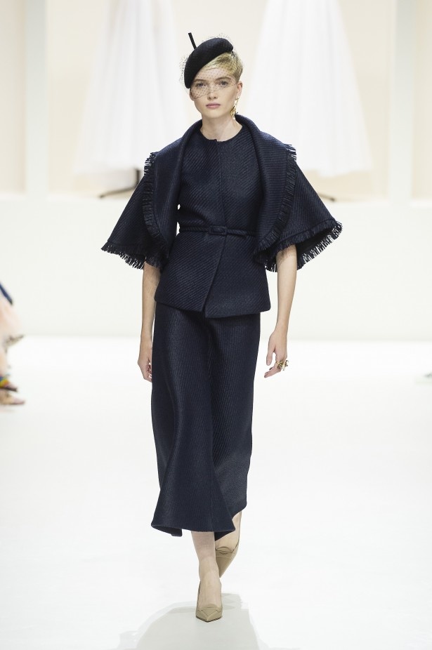 الأنوثة والأناقة.. عنوانا مجموعة دار Dior للهوت كوتور لخريف وشتاء 2018 - 2019 