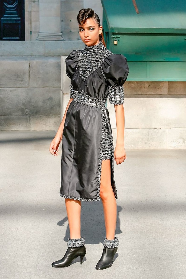 عرض Chanel لخريف وشتاء 2018 للهوت كوتور