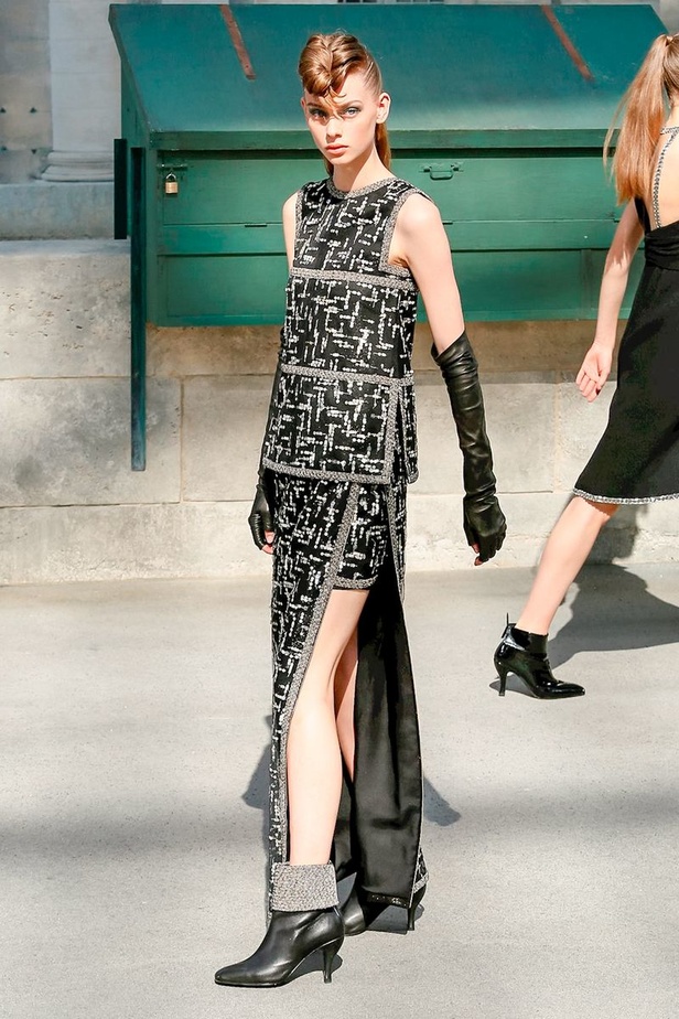 عرض Chanel لخريف وشتاء 2018 للهوت كوتور