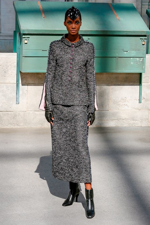 عرض Chanel لخريف وشتاء 2018 للهوت كوتور