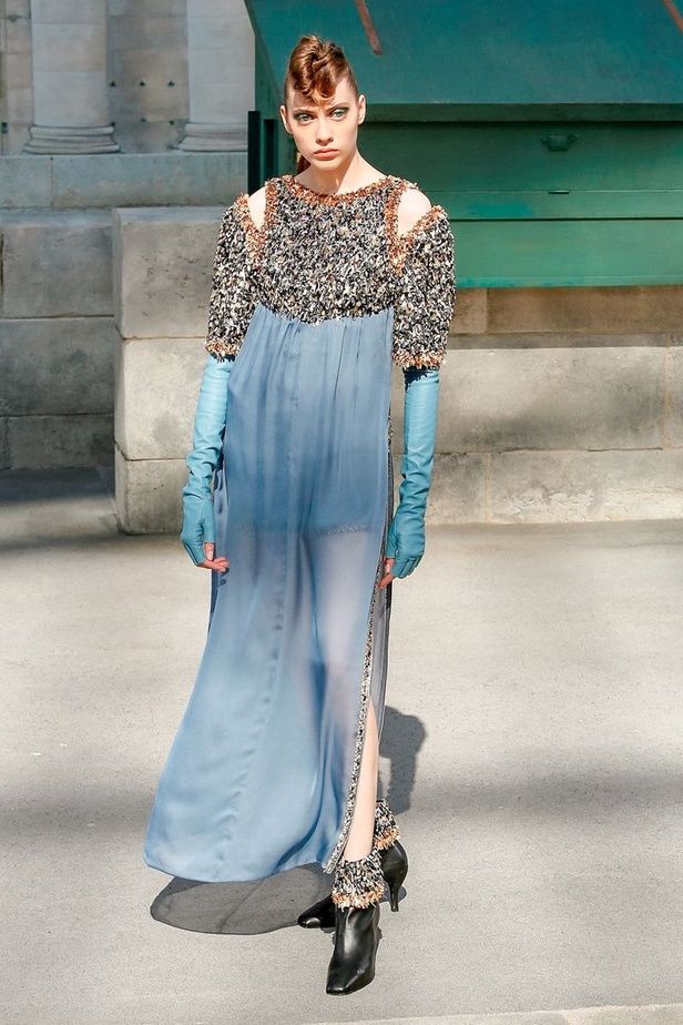 عرض Chanel لخريف وشتاء 2018 للهوت كوتور