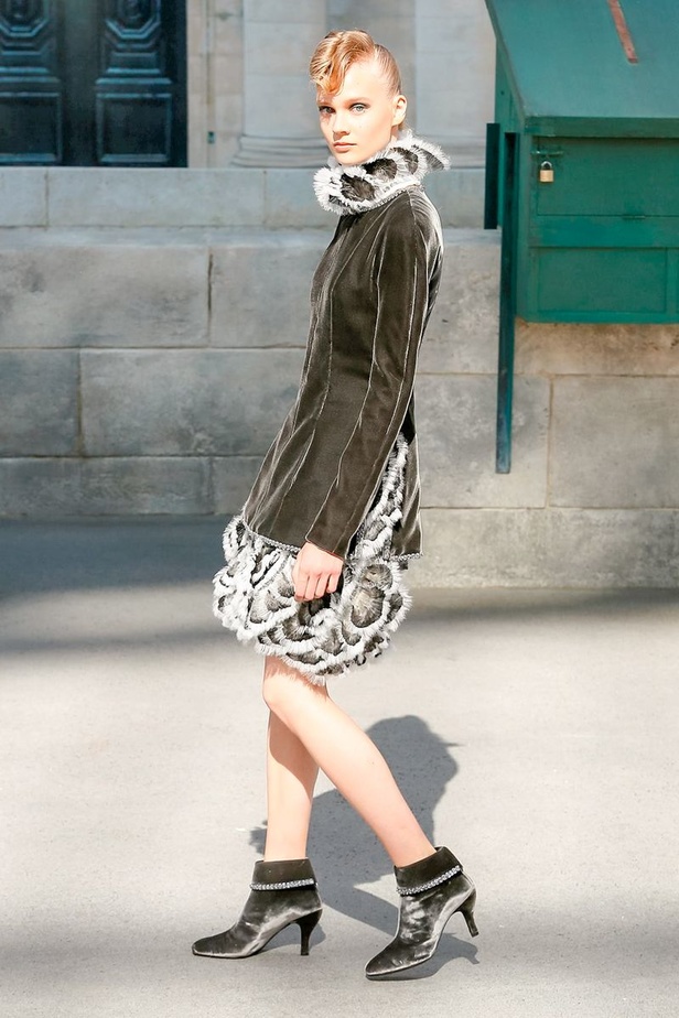 عرض Chanel لخريف وشتاء 2018 للهوت كوتور