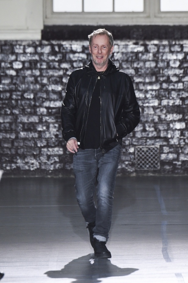 مجموعة John Galliano لربيع وصيف 2017