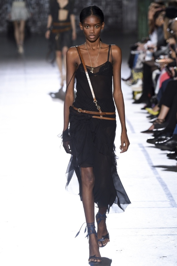 مجموعة John Galliano لربيع وصيف 2017