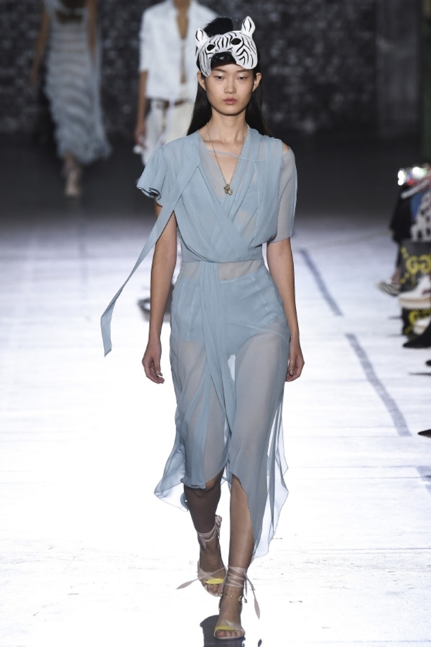 مجموعة John Galliano لربيع وصيف 2017