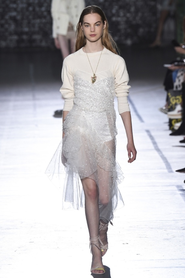 مجموعة John Galliano لربيع وصيف 2017