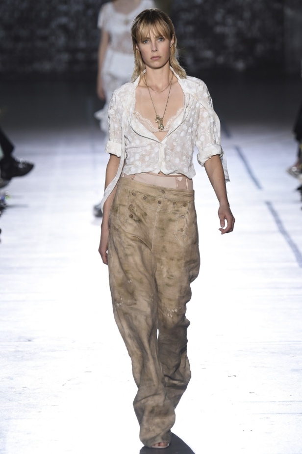 مجموعة John Galliano لربيع وصيف 2017