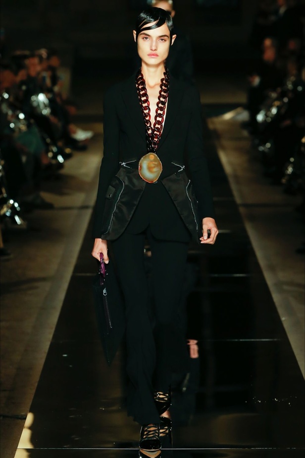 مجموعة جيفنشي لموسم ربيع وصيف 2017