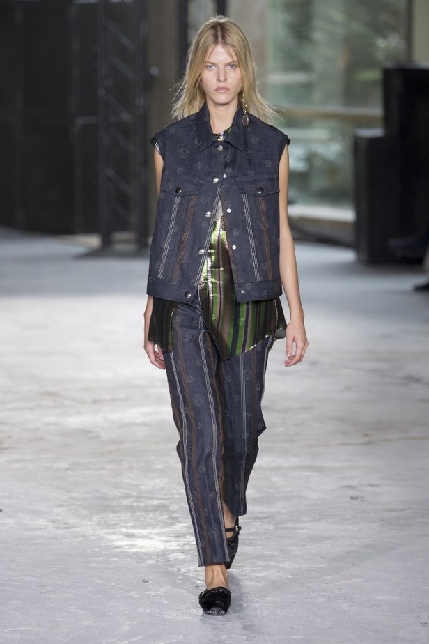 مجموعة Giambattista Valli لربيع وصيف 2018