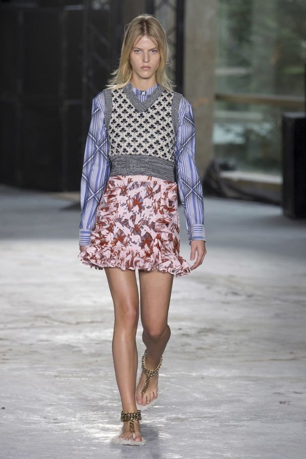 مجموعة Giambattista Valli لربيع وصيف 2018