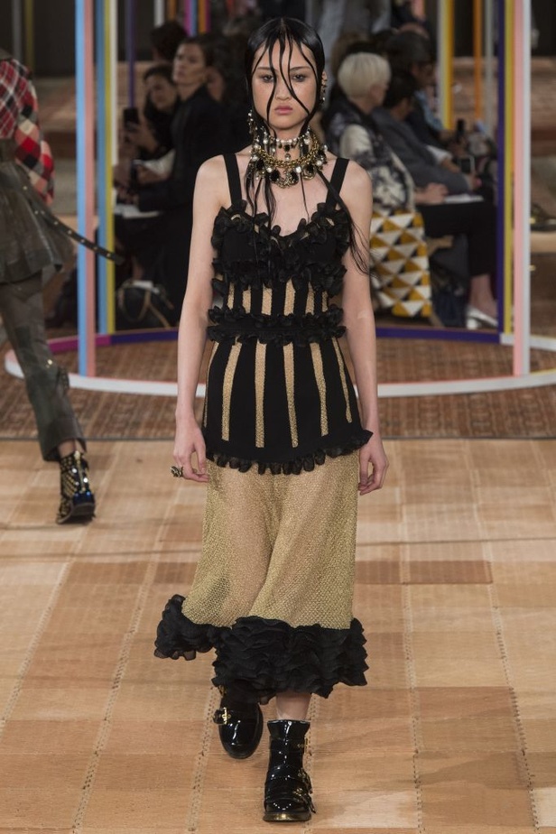 مجموعة ألكسندر ماكوين لربيع و صيف 2018