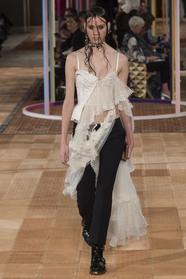 مجموعة ألكسندر ماكوين لربيع و صيف 2018