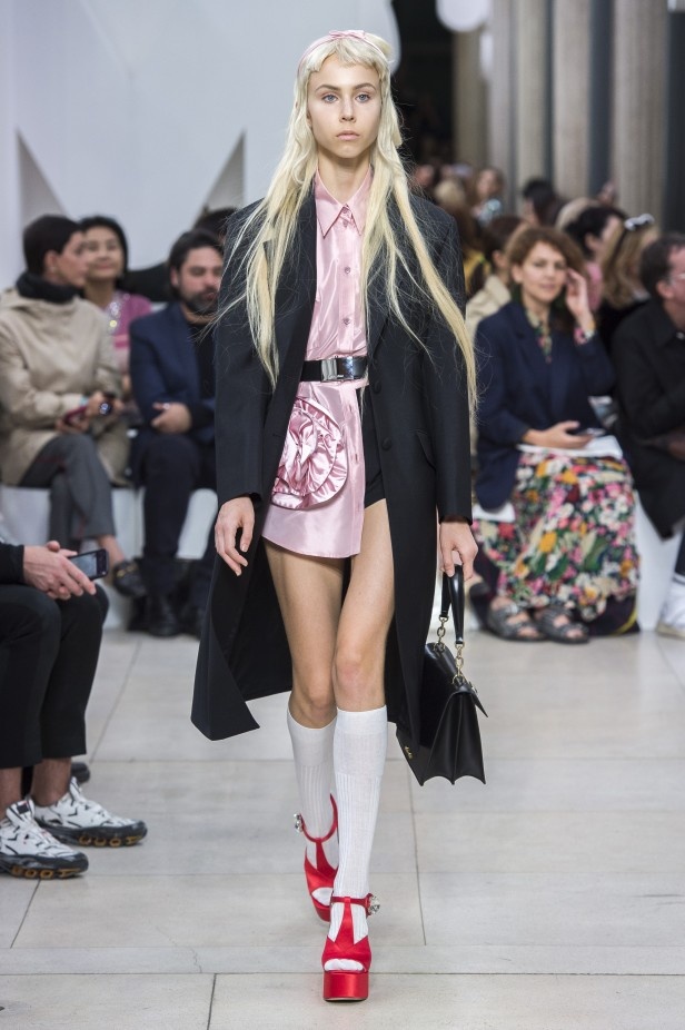 عرض Miu Miu للألبسة الجاهزة لربيع 2019