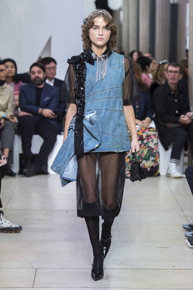 عرض Miu Miu للألبسة الجاهزة لربيع 2019