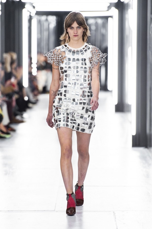 مجموعة فريدة ومميّزة من دار Louis Vuitton لربيع وصيف 2019