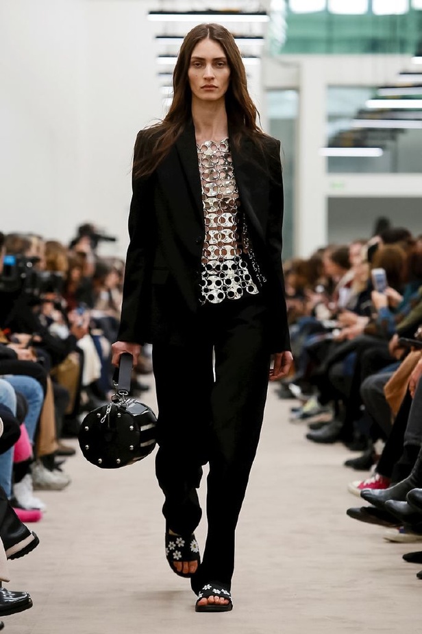 عرض ازياء باكو رابان لخريف وشتاء 2018