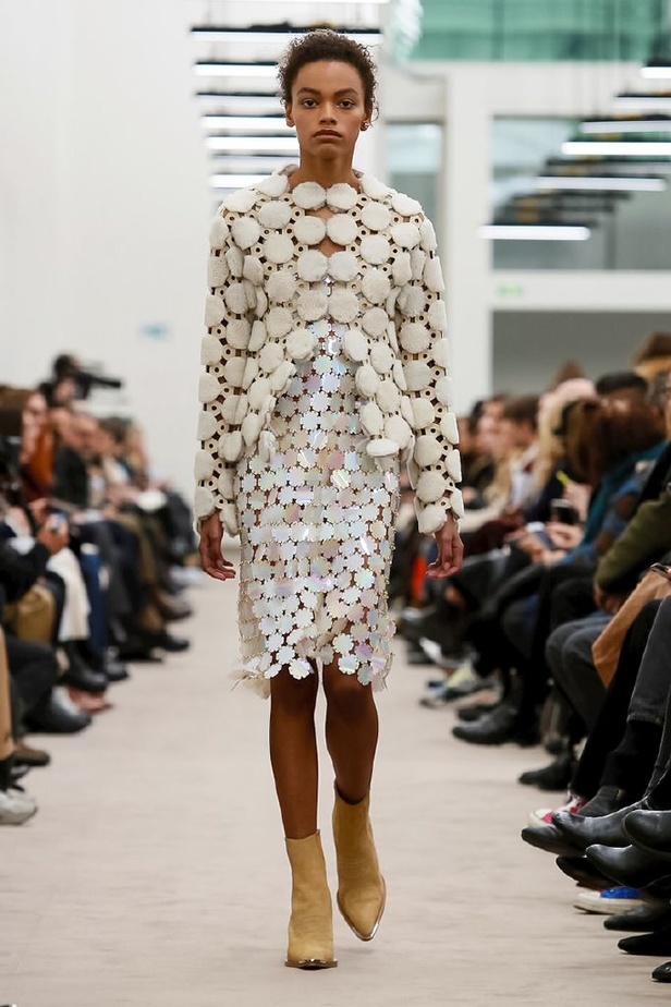 عرض ازياء باكو رابان لخريف وشتاء 2018