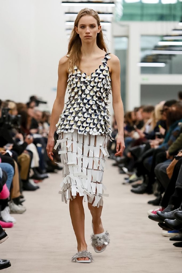 عرض ازياء باكو رابان لخريف وشتاء 2018