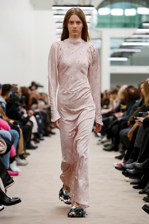 عرض ازياء باكو رابان لخريف وشتاء 2018