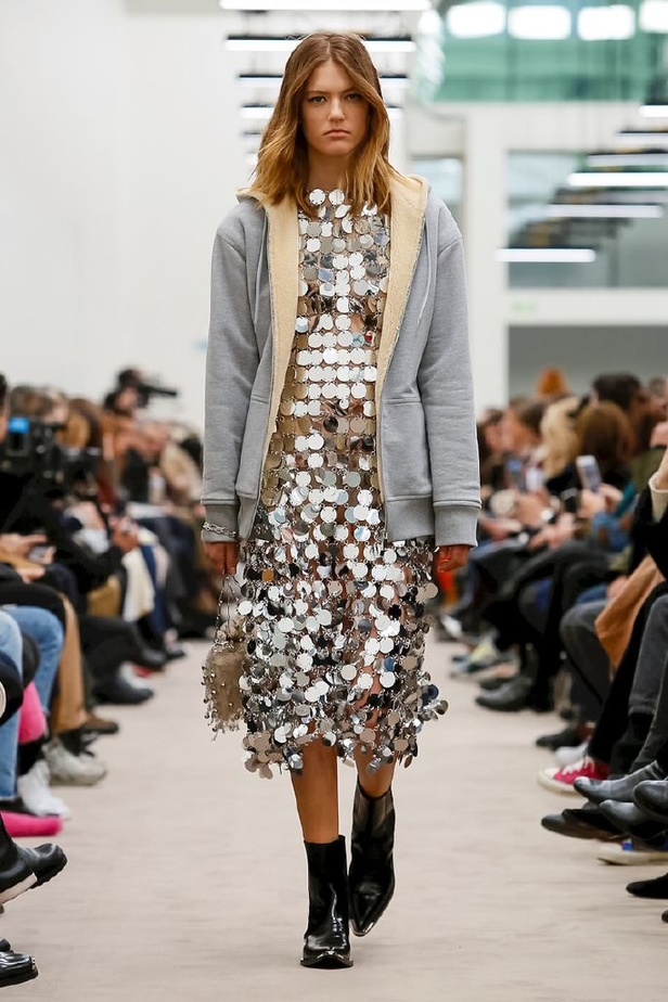 عرض ازياء باكو رابان لخريف وشتاء 2018