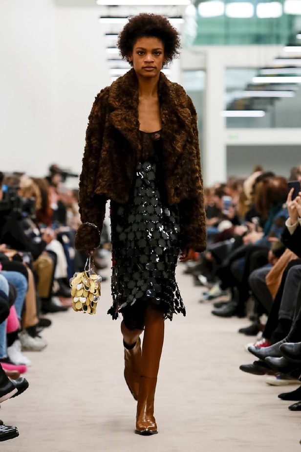 عرض ازياء باكو رابان لخريف وشتاء 2018