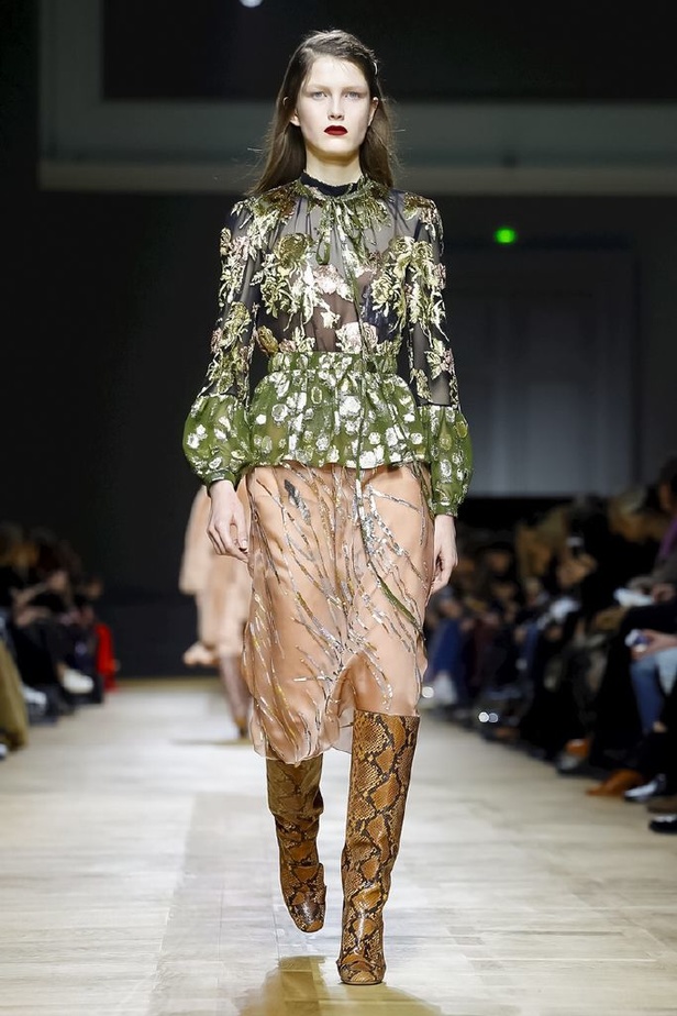 عرض ازياء روشاس لخريف وشتاء 2018