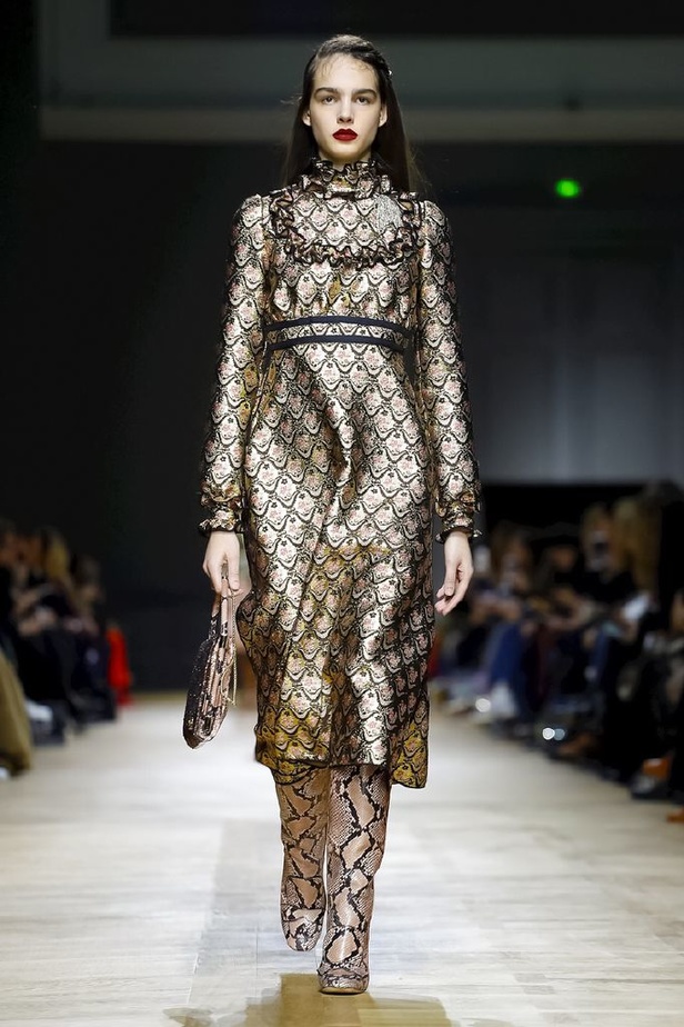 عرض ازياء روشاس لخريف وشتاء 2018