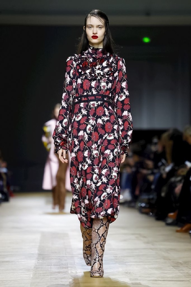 عرض ازياء روشاس لخريف وشتاء 2018