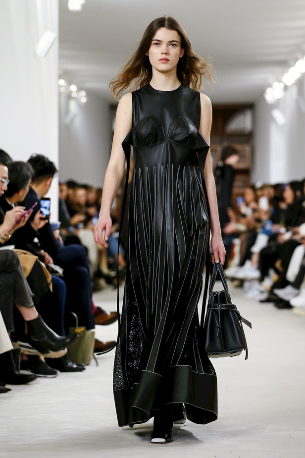 عرض ازياء لويفي لخريف وشتاء 2018