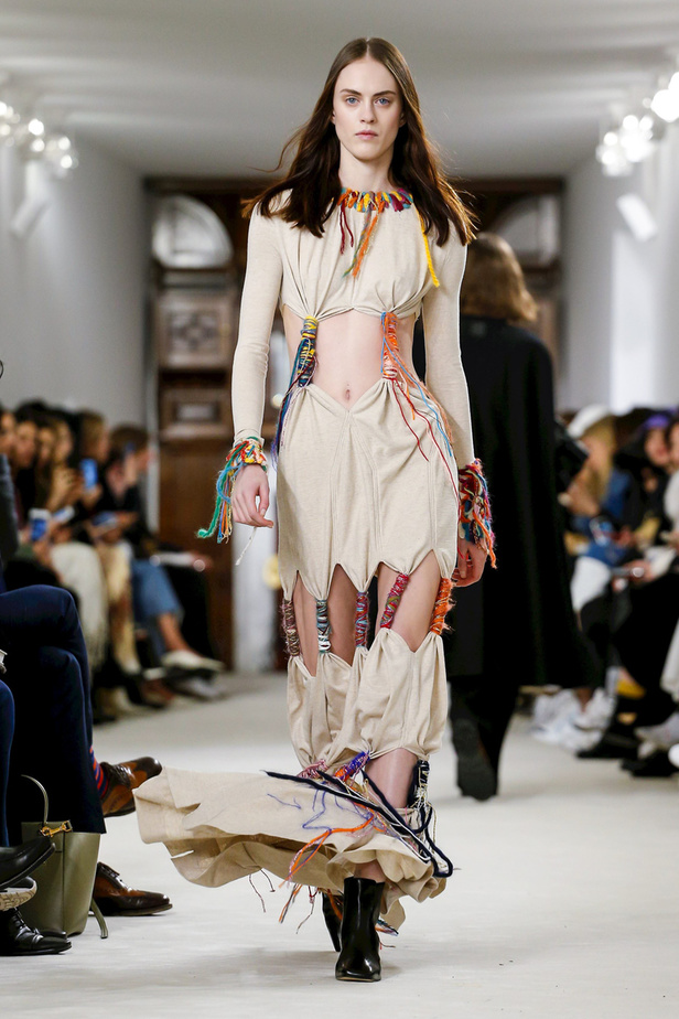 عرض ازياء لويفي لخريف وشتاء 2018