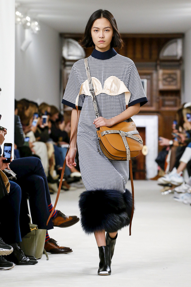 عرض ازياء لويفي لخريف وشتاء 2018