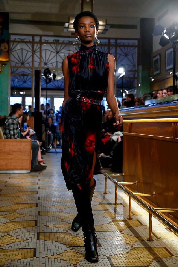 عرض ازياء ألتوزارا لخريف وشتاء 2018