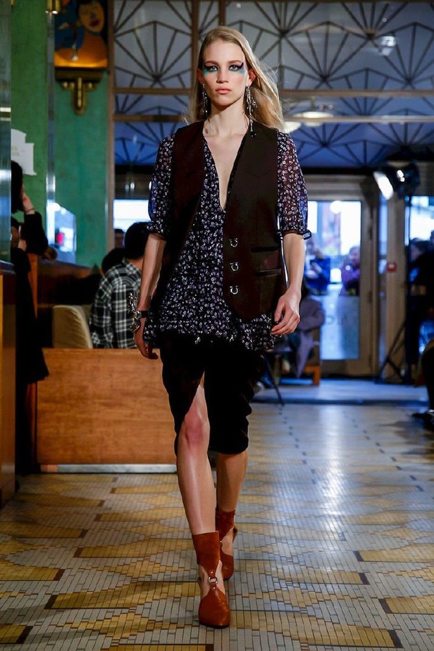 عرض ازياء ألتوزارا لخريف وشتاء 2018