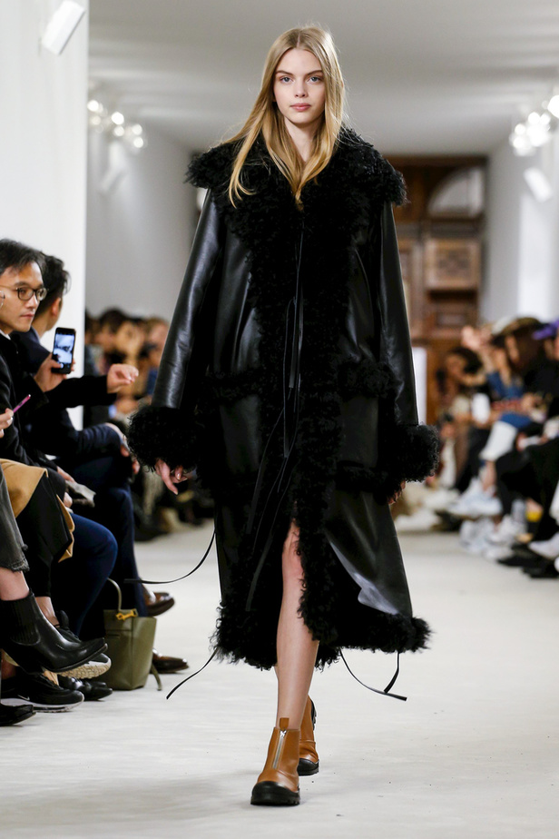 عرض ازياء لويفي لخريف وشتاء 2018